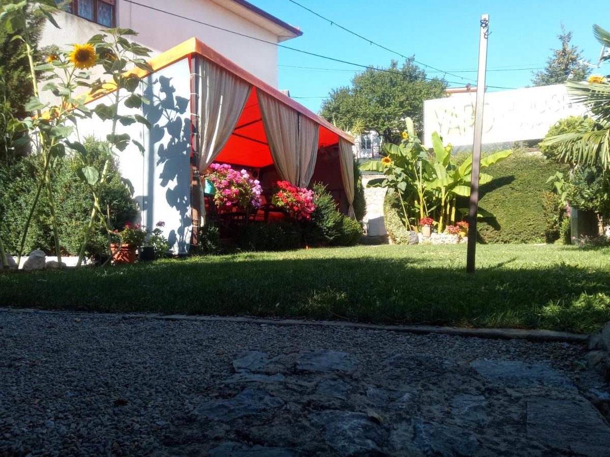 Yard House Trpejca Hotel Ohrid Ngoại thất bức ảnh