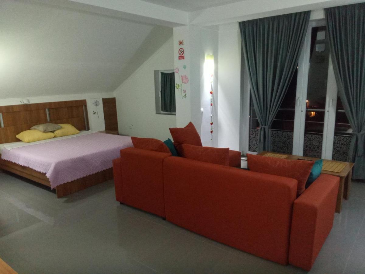 Yard House Trpejca Hotel Ohrid Ngoại thất bức ảnh