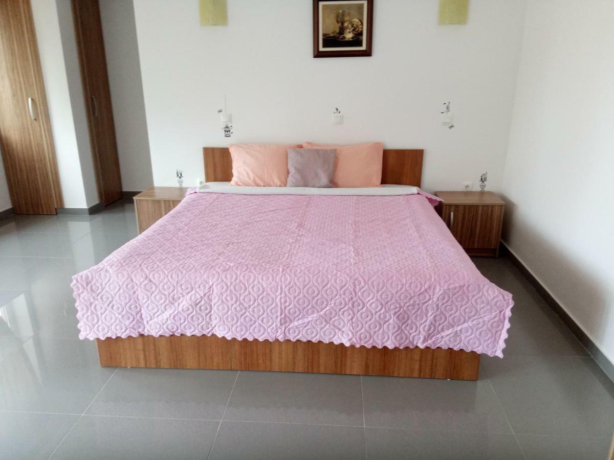 Yard House Trpejca Hotel Ohrid Ngoại thất bức ảnh