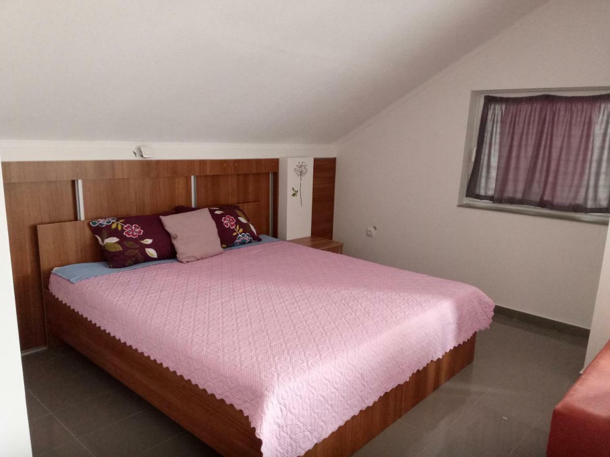 Yard House Trpejca Hotel Ohrid Ngoại thất bức ảnh
