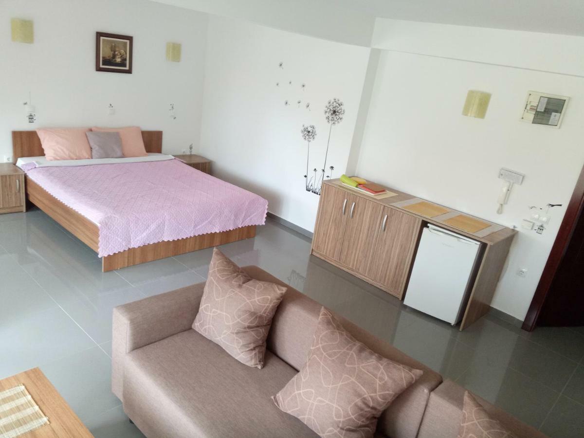Yard House Trpejca Hotel Ohrid Ngoại thất bức ảnh