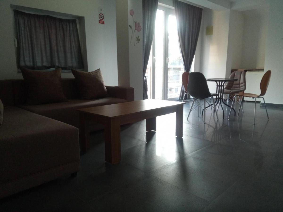 Yard House Trpejca Hotel Ohrid Ngoại thất bức ảnh