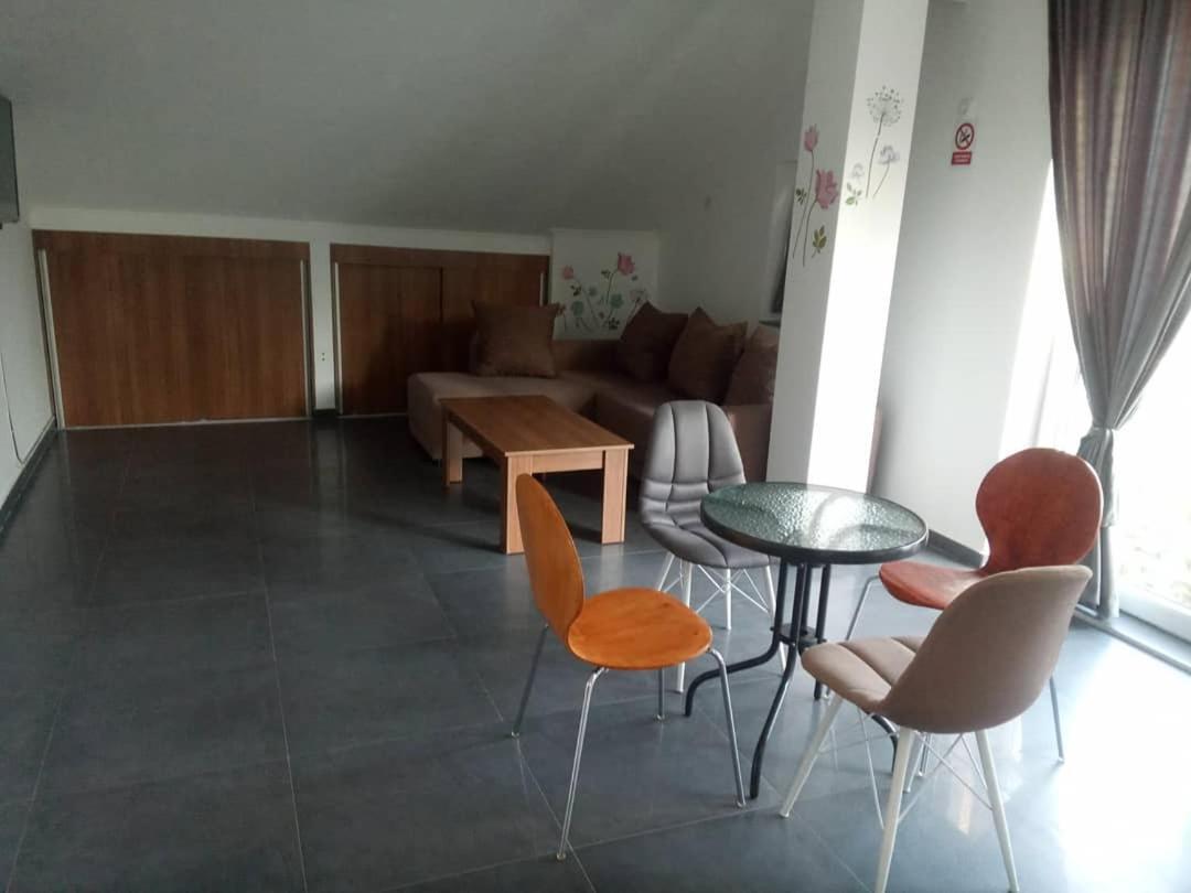 Yard House Trpejca Hotel Ohrid Ngoại thất bức ảnh